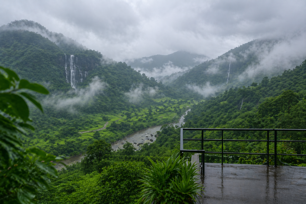 luxury villa in Igatpuri for monsoon